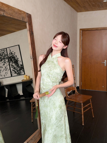 Dlhé šaty v novom čínskom štýle, abstraktný vzor, bavlnený džakard, bez rukávov, stojací golier.