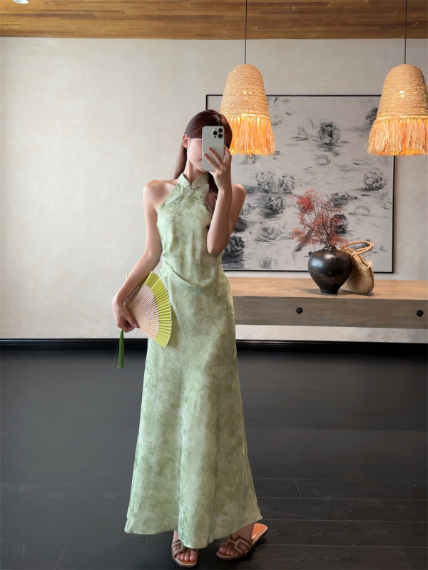 Dlhé šaty v novom čínskom štýle, abstraktný vzor, bavlnený džakard, bez rukávov, stojací golier.