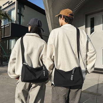 Bailey Saki Geantă Crossbody pentru bărbați — Nailon, Stil urban minimalist, Respirabilă și rezistentă la uzură, separare uscat-umed