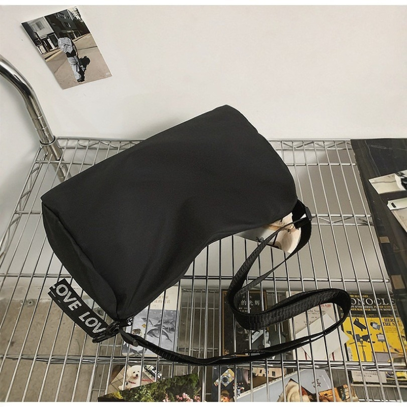 Bailey Saki Geantă Crossbody pentru bărbați — Nailon, Stil urban minimalist, Respirabilă și rezistentă la uzură, separare uscat-umed
