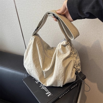 Japán-stílusú vízálló nylon dumpling táska sporthoz, crossbody, uniszex, nagy kapacitású tote, biciklizéshez