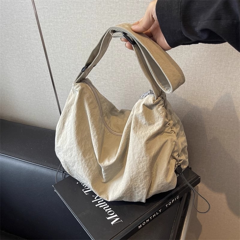 Japán-stílusú vízálló nylon dumpling táska sporthoz, crossbody, uniszex, nagy kapacitású tote, biciklizéshez