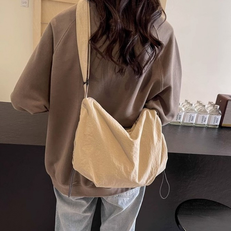 Japán-stílusú vízálló nylon dumpling táska sporthoz, crossbody, uniszex, nagy kapacitású tote, biciklizéshez