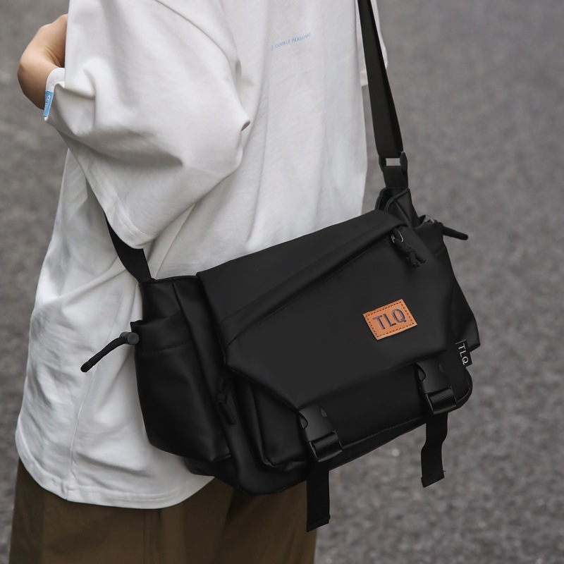 Férfi crossbody táska, utcai stílus (poliészter; vízálló; egyszínű minta; bélés: poliészter; 2025 tavasza)