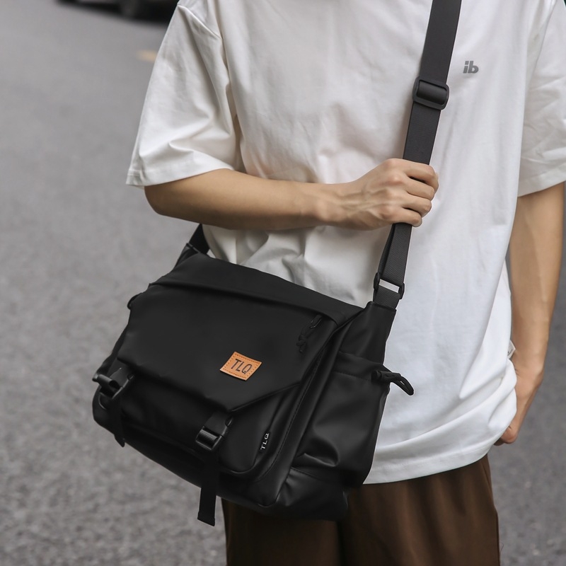 Férfi crossbody táska, utcai stílus (poliészter; vízálló; egyszínű minta; bélés: poliészter; 2025 tavasza)