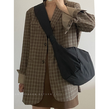 Női crossbody táska dumpling stílusban, pamut anyag, cipzár, poliészter bélés, egy vállpánt