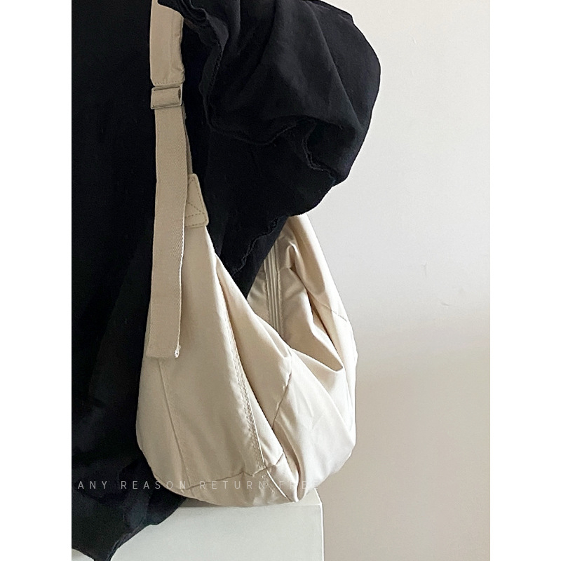 Női crossbody táska dumpling stílusban, pamut anyag, cipzár, poliészter bélés, egy vállpánt