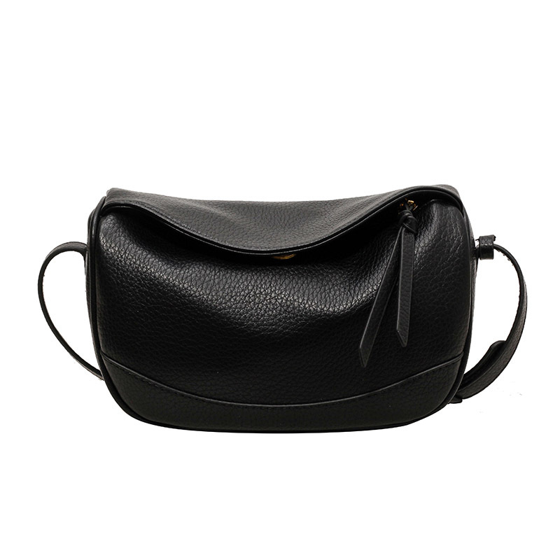 Napi használatra szánt crossbody táska PU anyagból, dumpling alakú, zipzáras zárás, poliészter bélés