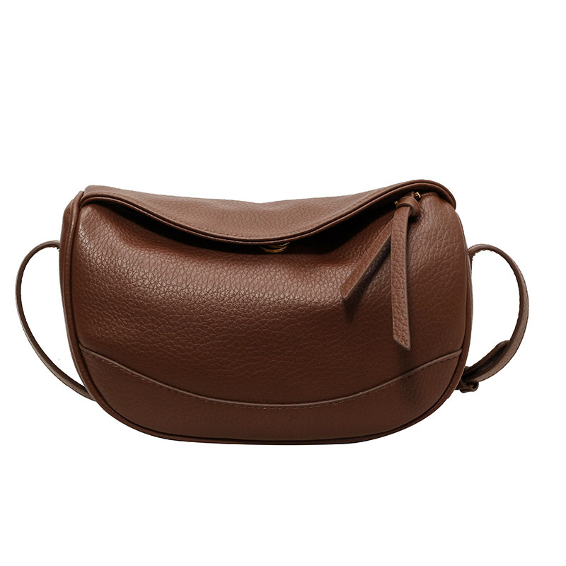 Napi használatra szánt crossbody táska PU anyagból, dumpling alakú, zipzáras zárás, poliészter bélés