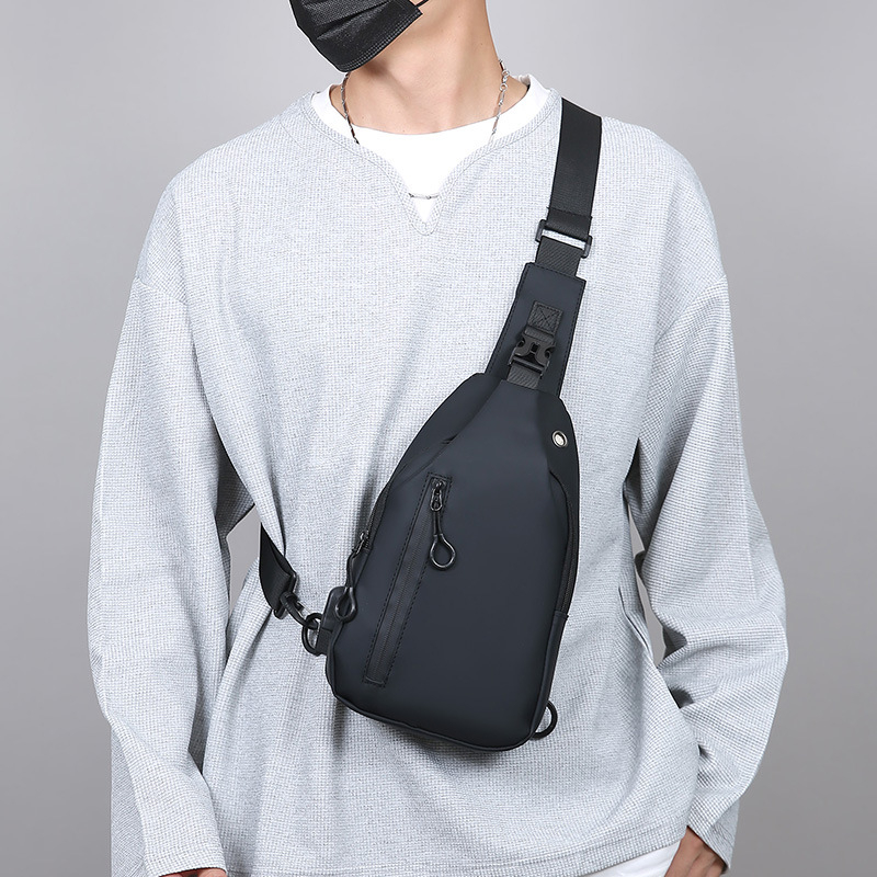 Pánska crossbody taška, mestský minimalistický štýl, PU potiahnutý materiál, odolná voči opotrebeniu, podšívka z polyesteru, určená pre obchodné cestovanie