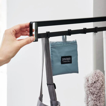 Constantity Železný Rozťahovací Držiak do Skrine – Moderný Minimalizmus, Viac ako Tri Háčiky, Nosnosť 1–3 kg