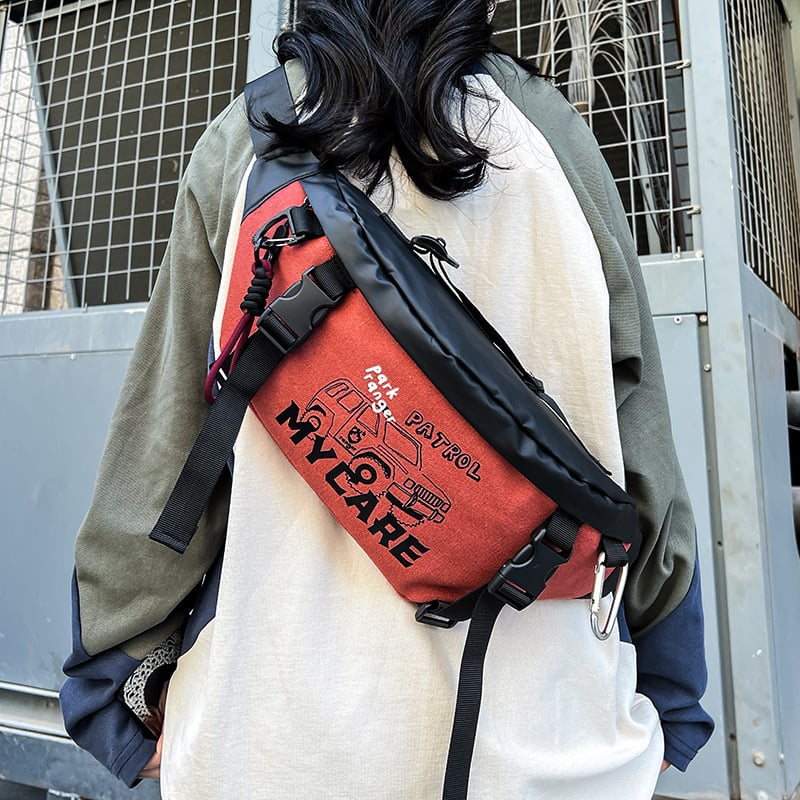 Pánska taška na prsia cez rameno, ulicný štýl, PU materiál, vodeodolná a odolná, vzor s písmenami, podšívka z polyesteru