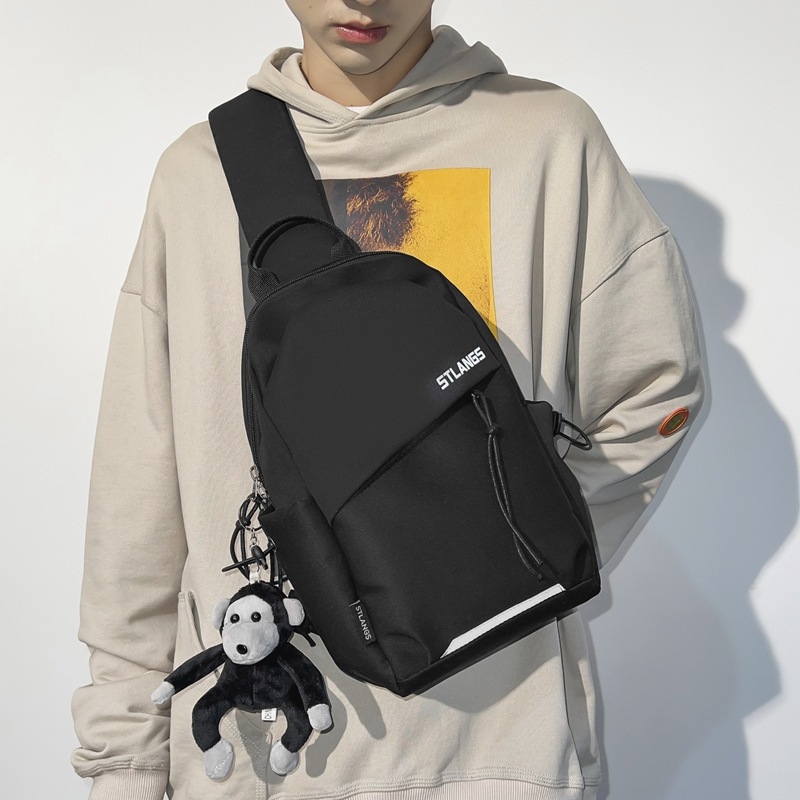 Pánska taška na hrudník, street štýl (nylónová tkanina, polyesterová podšívka, leto 2023, voľnočasové cestovanie)