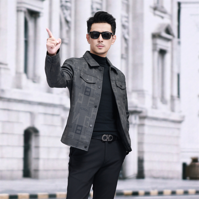 Pánska PU kožená bunda, korejský štýl, golier lapel, jednofarebné zapínanie, voľný strih, polyesterová podšívka, jarný casual, patch vrecká