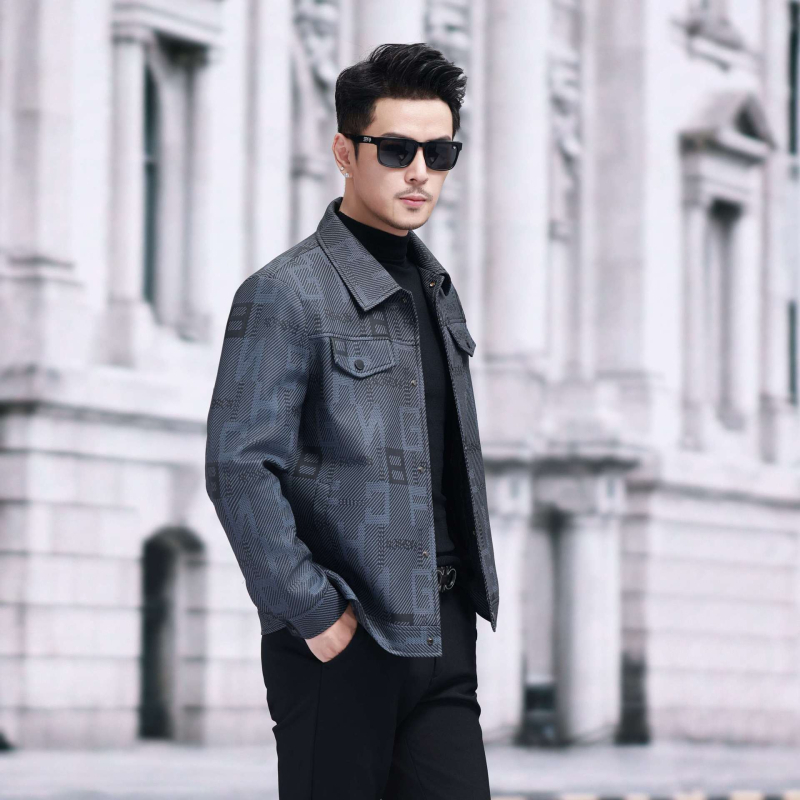 Pánska PU kožená bunda, korejský štýl, golier lapel, jednofarebné zapínanie, voľný strih, polyesterová podšívka, jarný casual, patch vrecká