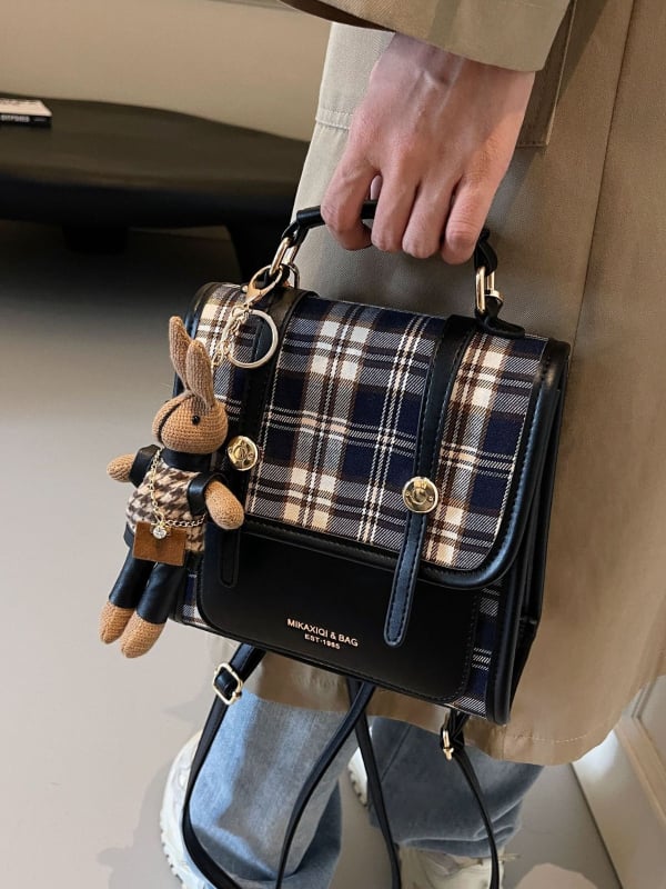 Egyetemi hátizsák kockás mintával, sokoldalú retro dizájn PU anyagú crossbody táska