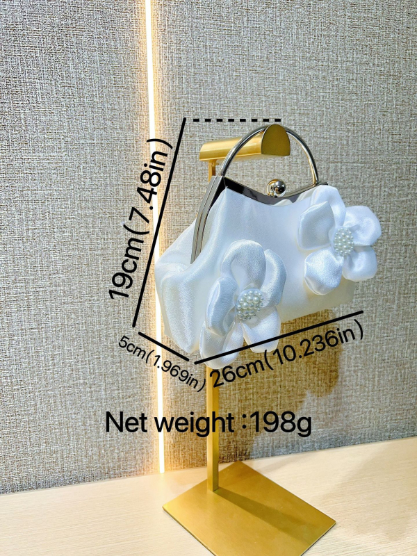 Ramenná/krížová večerná taška v štýle Cloud Pack, s otvoreným horným vstupom, horizontálne štvorcový tvar, vnútorné vrecká na telefón a občiansky preukaz