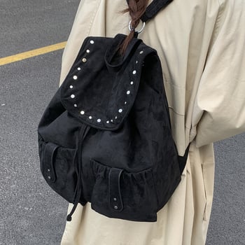 Rucsac dama din suede, stil retro, toamnă 2025, căptușeală din poliester, închidere cu clapă, buzunar interior cu fermoar și buzunar pentru telefon.