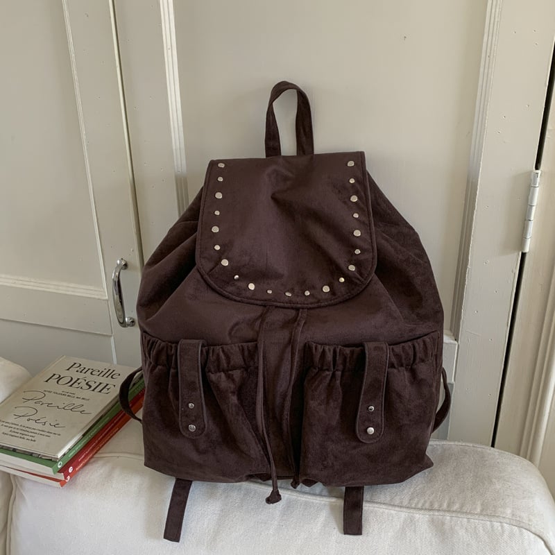 Rucsac dama din suede, stil retro, toamnă 2025, căptușeală din poliester, închidere cu clapă, buzunar interior cu fermoar și buzunar pentru telefon.