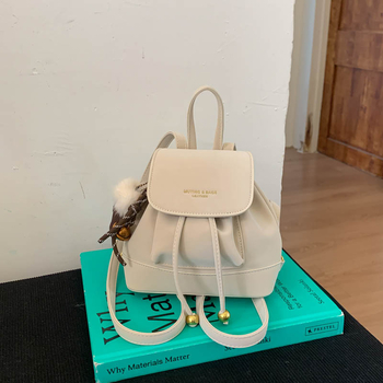 Ženski PU ruksak u retro akademskom stilu, međunarodni trend, zatvaranje kapkom, podstava od poliestera, džep za dokumente, izdanje ljeto 2025