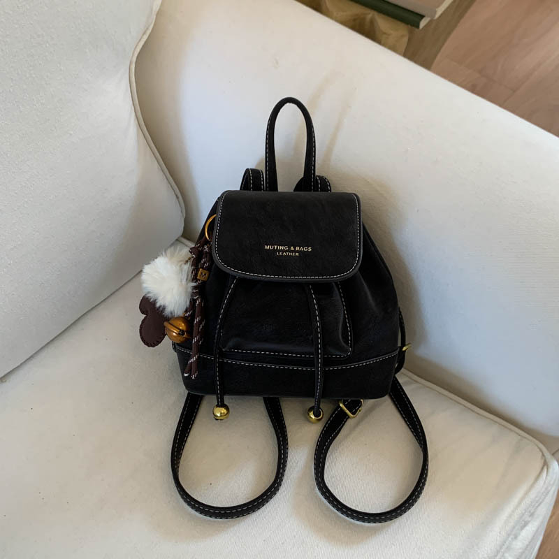 Ženski PU ruksak u retro akademskom stilu, međunarodni trend, zatvaranje kapkom, podstava od poliestera, džep za dokumente, izdanje ljeto 2025