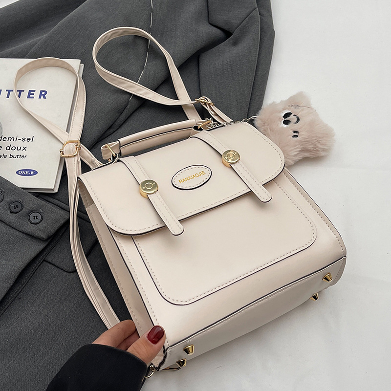 Rucsac PU în stil street, cu închidere magnetică, căptușeală PU, rigiditate medie, buzunar exterior deschis, pentru uz zilnic