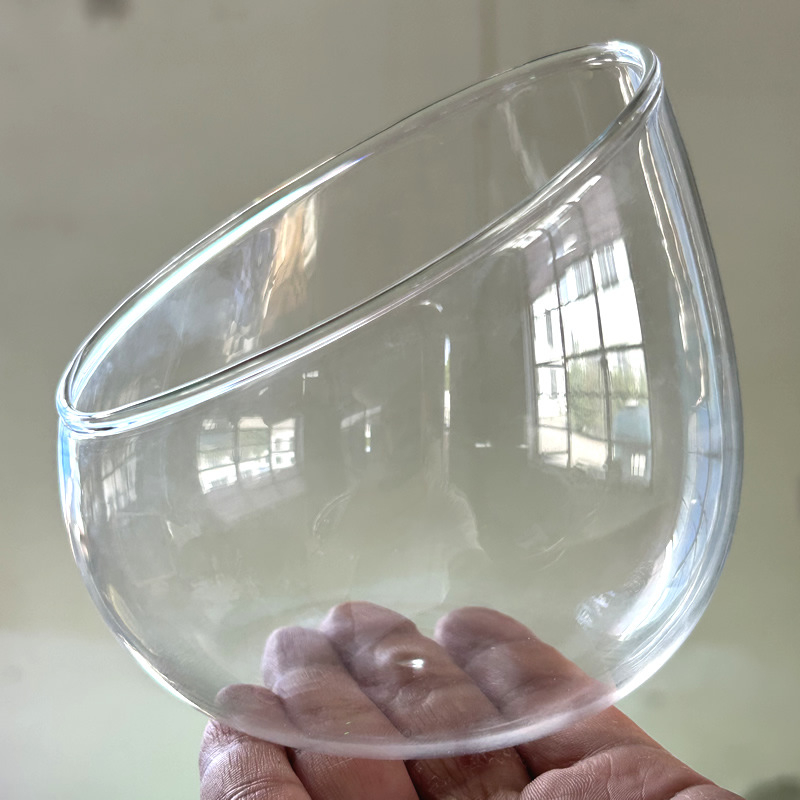 Geometrická váza z borosilikátového skla pre mach a sukulenty — fúkané sklo, leštený povrch, geometrický tvar, možnosť potlače loga