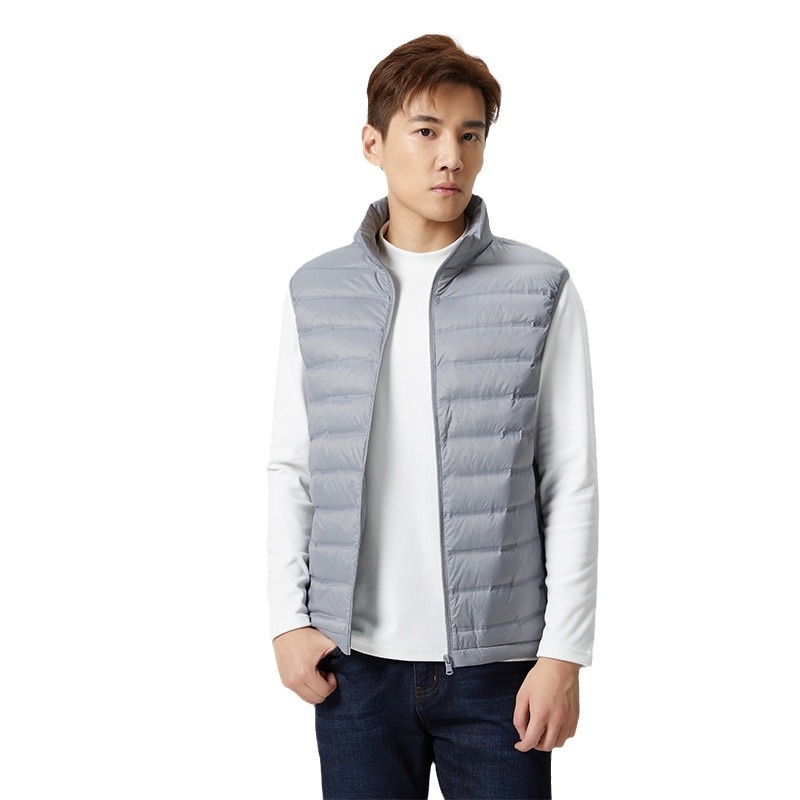 Unisex vesta s páperím, ľahká, výplň 90% páperie, stojací golier, zips, nylonová látka