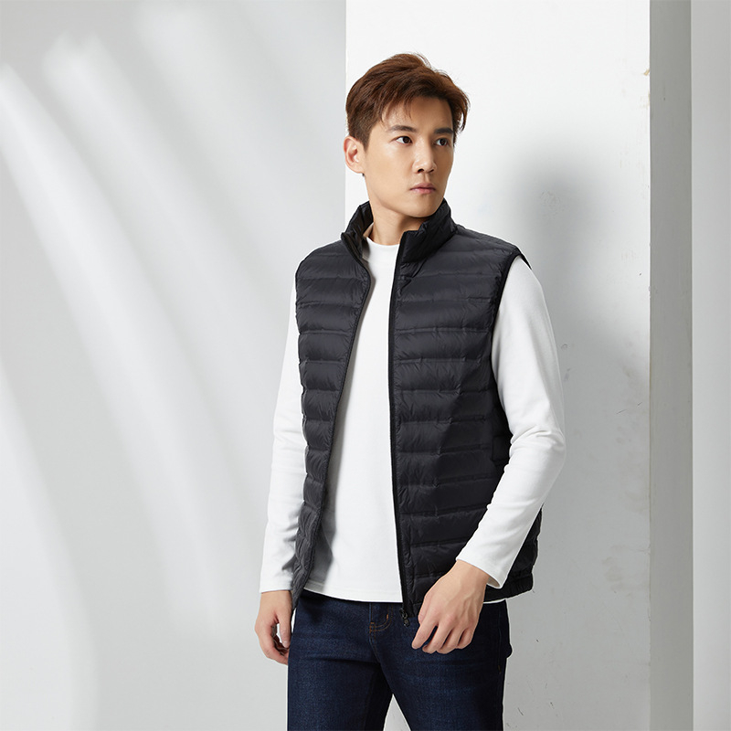 Unisex vesta s páperím, ľahká, výplň 90% páperie, stojací golier, zips, nylonová látka