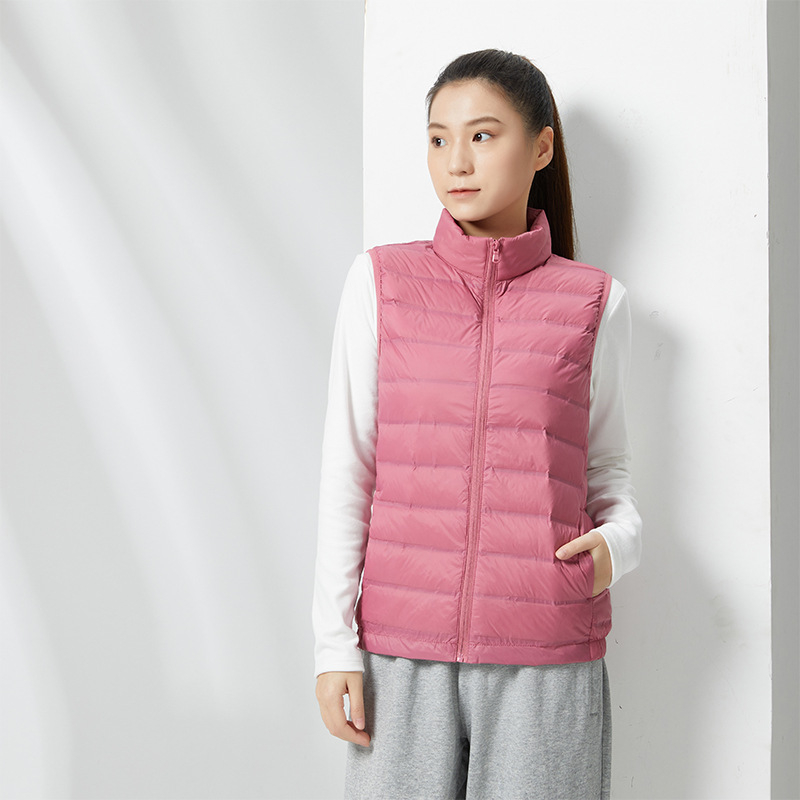 Unisex vesta s páperím, ľahká, výplň 90% páperie, stojací golier, zips, nylonová látka