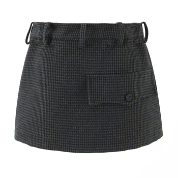 Polovičná sukňa s vysokým pásom a nerovným dizajnom gombíkov, zmes polyestera a elastanu, vzor blokov farieb s kolážovým šitím, 50–70% polyesteru, mierna pružnosť, jeseň 2025