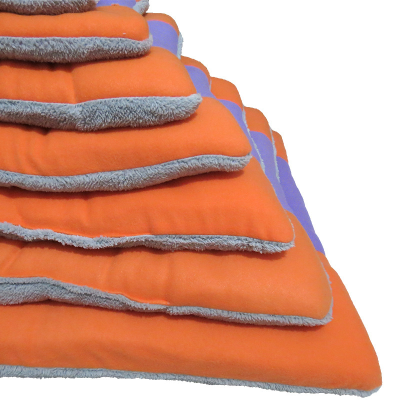 Psí sedací vankúš, pratelný textil, ľahká inštalácia