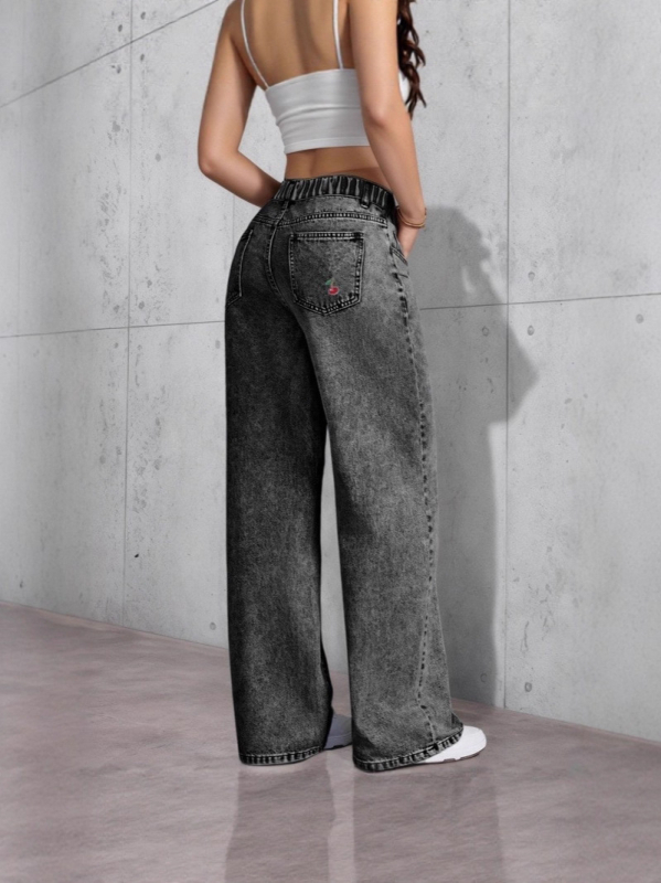 Džíny z denimu s rovným strihom, stredná výška, distressed povrch, vyšívané červené kvety čerešne, zmes bavlny a polyesteru