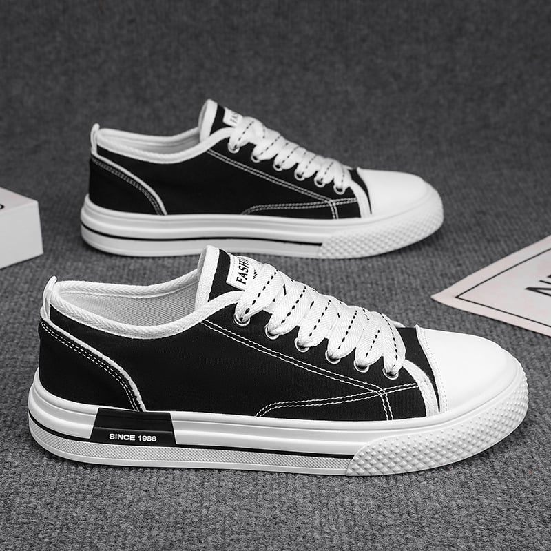 Pánske tenisky, plátenný vrchný diel, guľatá špička, šnúrky, podrážka s injektovaným formovaním, jar 2025