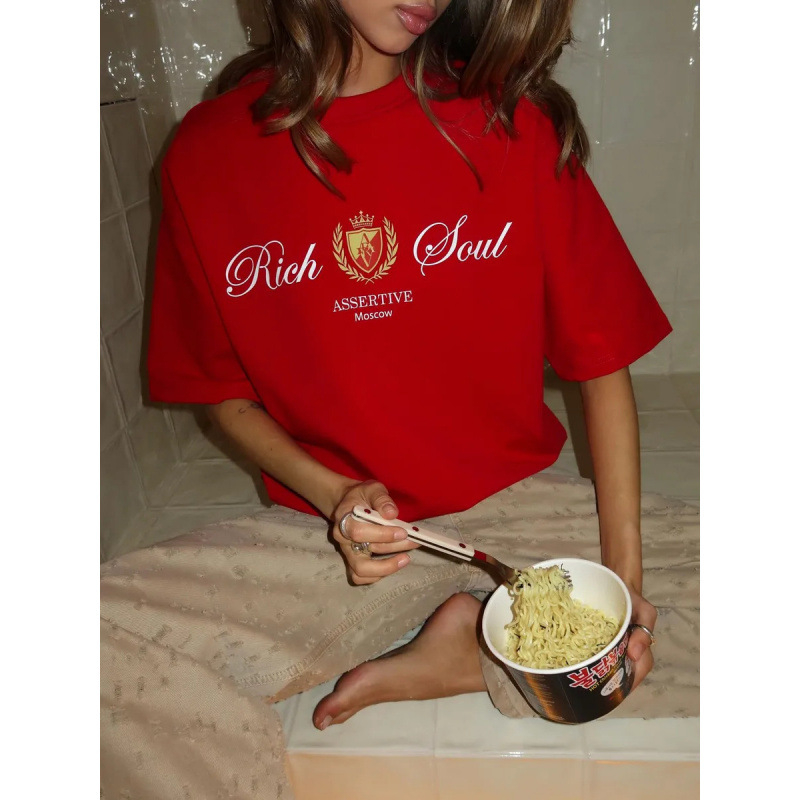 Bavlnené tričko s 3D tlačou, krátke rukávy, guľatý výstrih, voľný strih, stredná dĺžka.