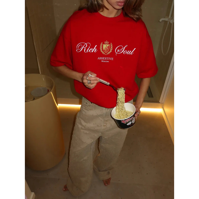 Bavlnené tričko s 3D tlačou, krátke rukávy, guľatý výstrih, voľný strih, stredná dĺžka.