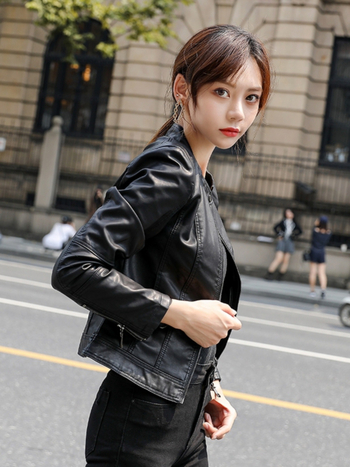 Ženská syntetická kožená bunda – ultra krátka dĺžka, stojací golier, zips, úzky strih, jesenná kolekcia 2025