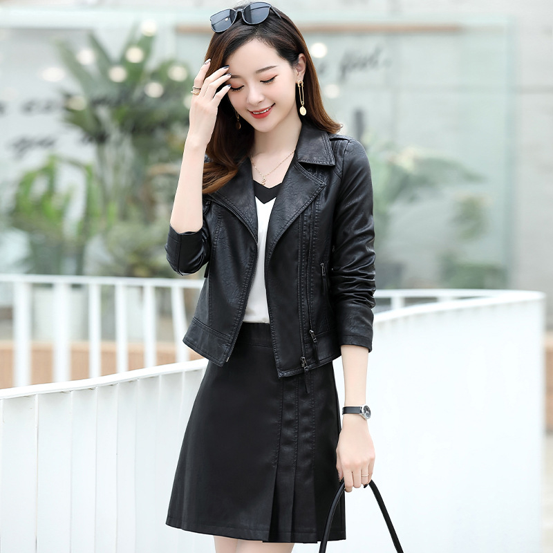 Dámska kožená bunda z pravej ovčej kože, úzky strih, biker štýl, zips predný, golier typu saka, dlhé rukávy, normálna dĺžka 50–65 cm, jar 2024