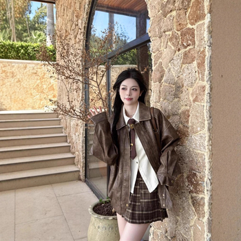 Dámska imitovaná kožená bunda, ultra krátka dĺžka ≤40 cm, zips, golier Turn-Down, jar 2025