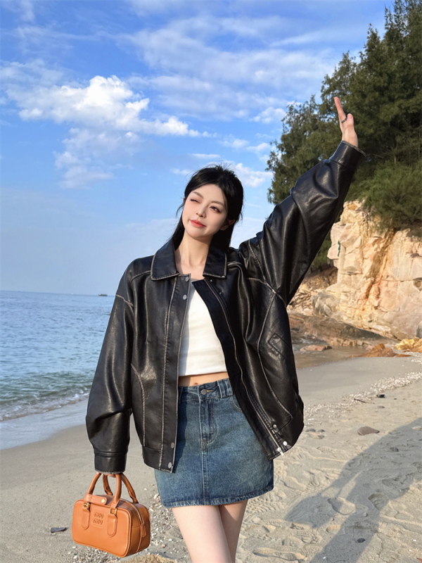 Dámska imitovaná kožená bunda, ultra krátka dĺžka ≤40 cm, zips, golier Turn-Down, jar 2025