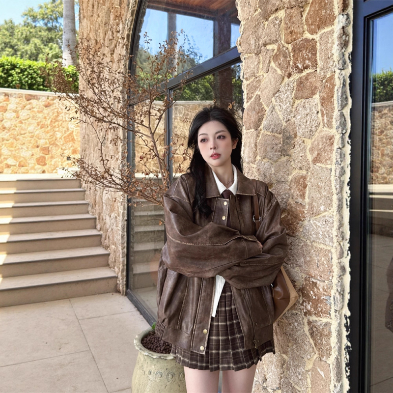 Dámska imitovaná kožená bunda, ultra krátka dĺžka ≤40 cm, zips, golier Turn-Down, jar 2025