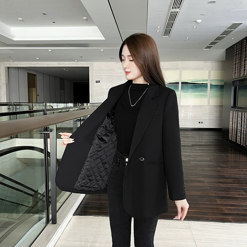 Dámsky kancelársky blejzer, polyester, jednobarevný vzor, zapínanie na jeden rad gombíkov, kostýmový golier, anti-žehlenie