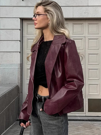 Dámska PU kožená bunda so sako-golierom, zipsom a dlhými rukávmi; PU a polyesterová zmes; Zima 2024.