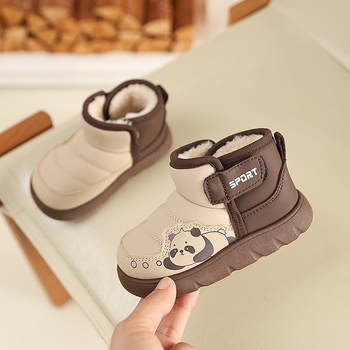 Detské zimné čižmy – Cute pet BIBI, vrchný materiál z umelej kože, zapínanie na suchý zips, nízky strih, teplé a protišmykové, plastová podrážka