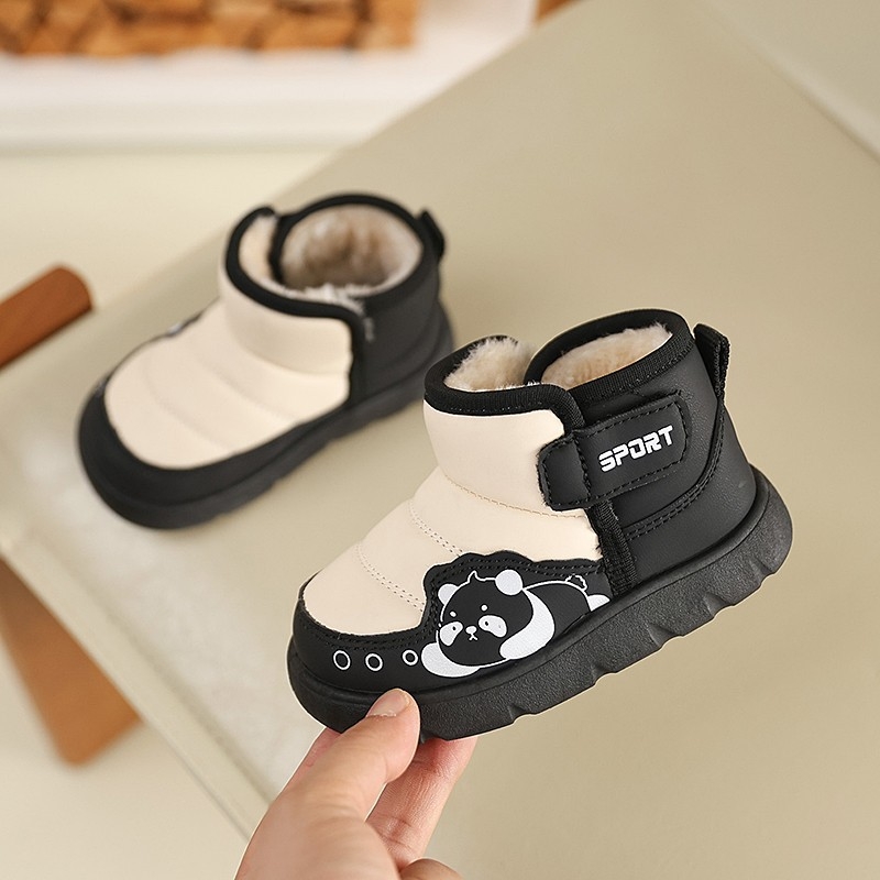 Detské zimné čižmy – Cute pet BIBI, vrchný materiál z umelej kože, zapínanie na suchý zips, nízky strih, teplé a protišmykové, plastová podrážka