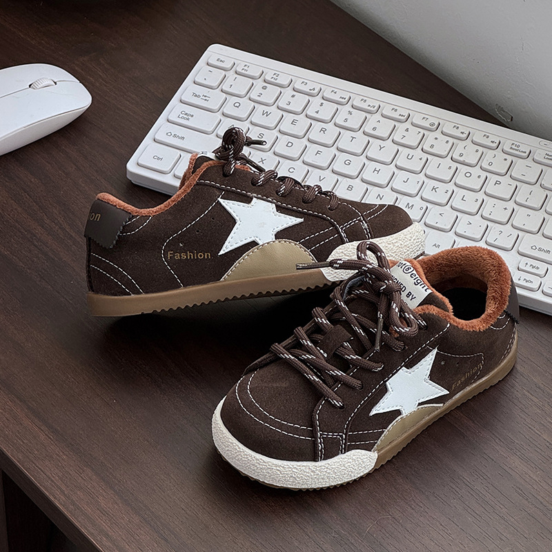 Detské tenisky s hrubou podrážkou, hviezdny vzor, vršok z umelej kože, podrážka z plastu, zapínanie na Velcro