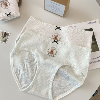 Ženske gaćice od pamuka sa srednjim strukom, prozračna pletena tkanina, 60-nitna tkanina, udio pamuka 90–95%, podstava prepona 100% pamuk