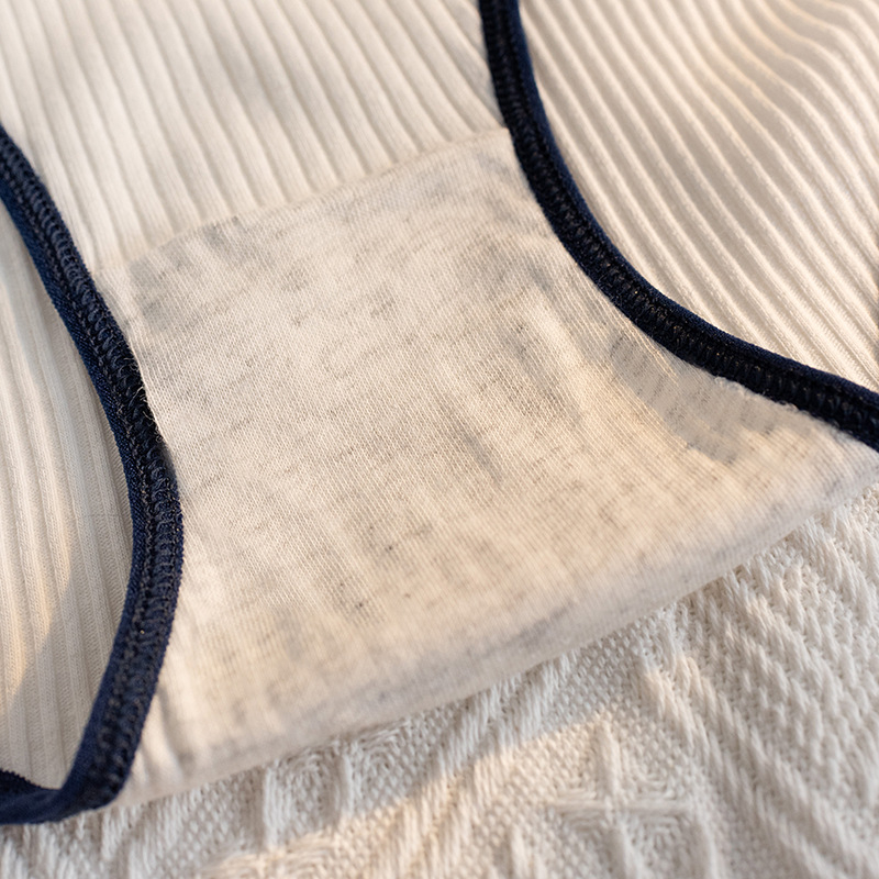 Ženske gaćice od pamuka, niski pojas, ribana tkanina, podstava od pamuka 90-95%