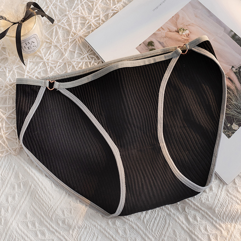 Ženske gaćice od pamuka, niski pojas, ribana tkanina, podstava od pamuka 90-95%