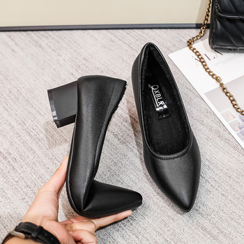 Ženské pohodlné denné slip-on topánky, špičatý nos, mikrovláknový vršok, gumová podrážka, 3–5 cm hrubý podpätok